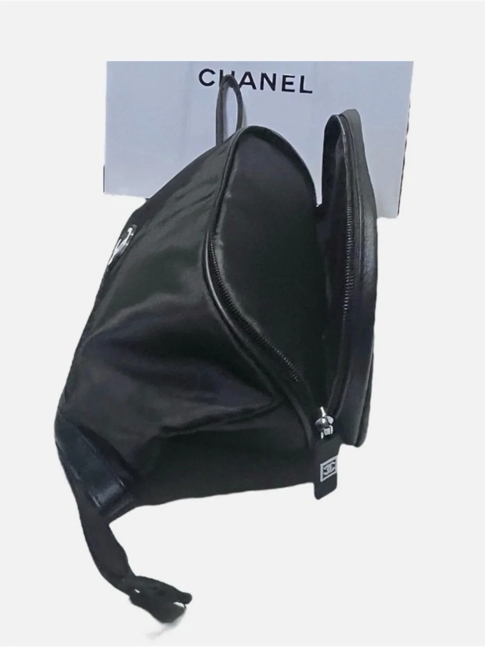CHANEL sleek pouch